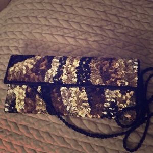 Sequined clutch
